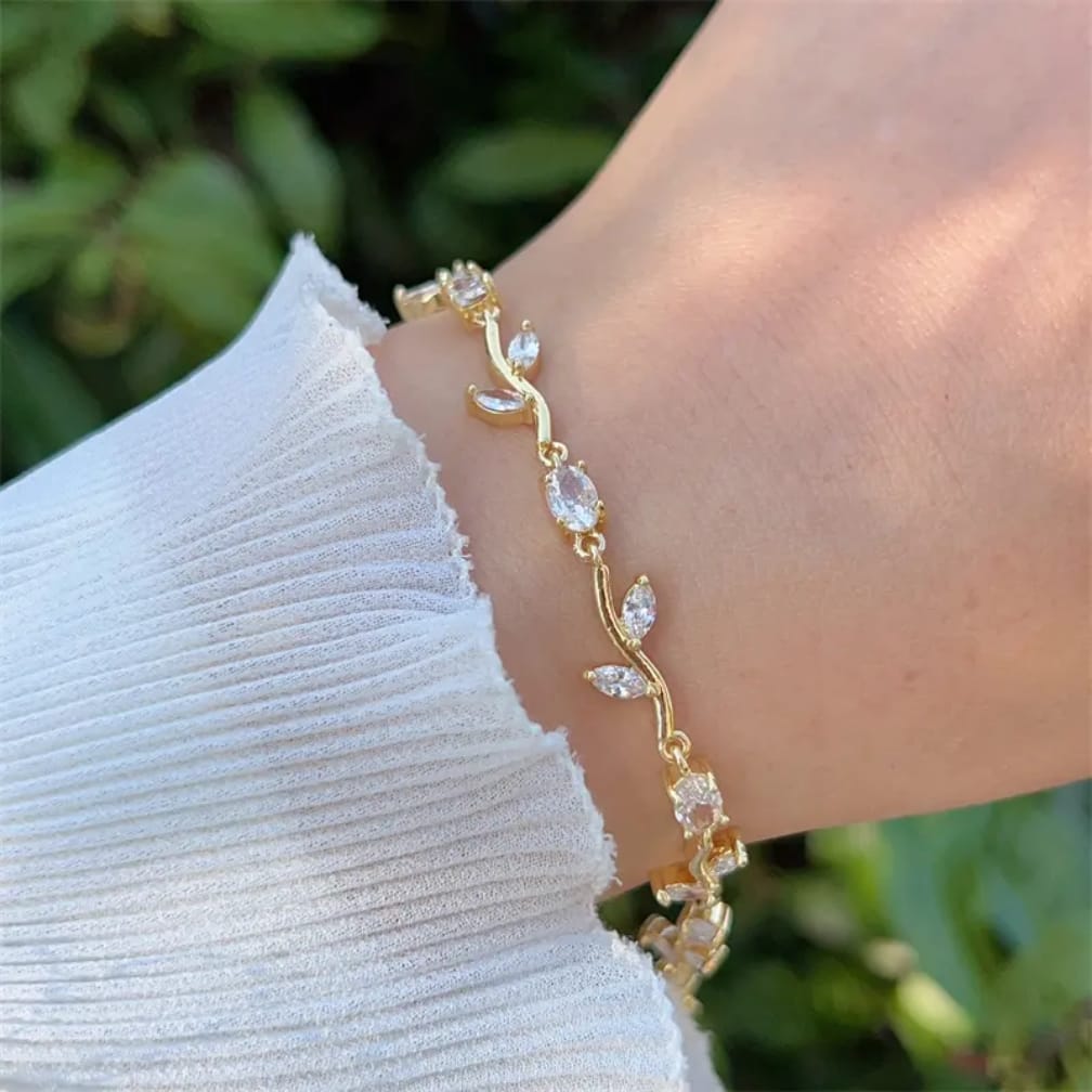 Tulip Bracelet – Premium Quality Stainless Steel Elegant Bracelet for Women  golden base