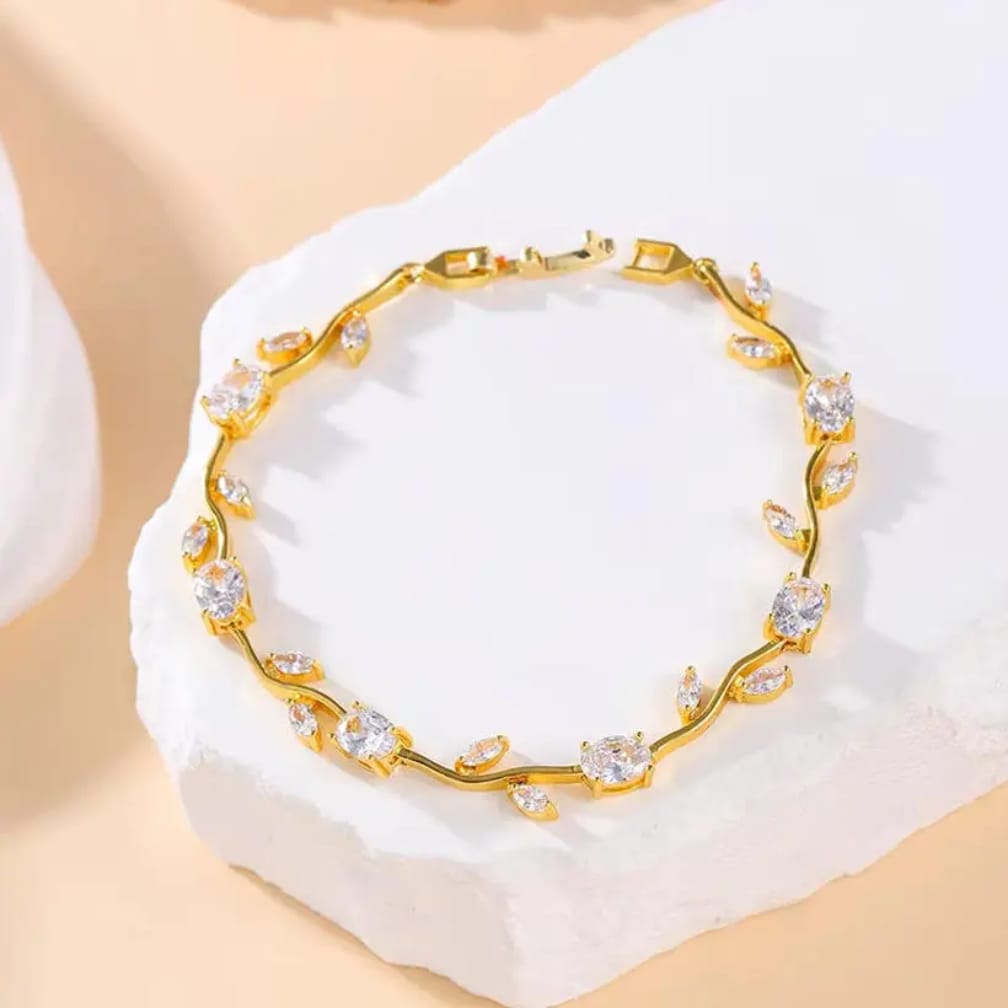 Tulip Bracelet – Premium Quality Stainless Steel Elegant Bracelet for Women  golden base